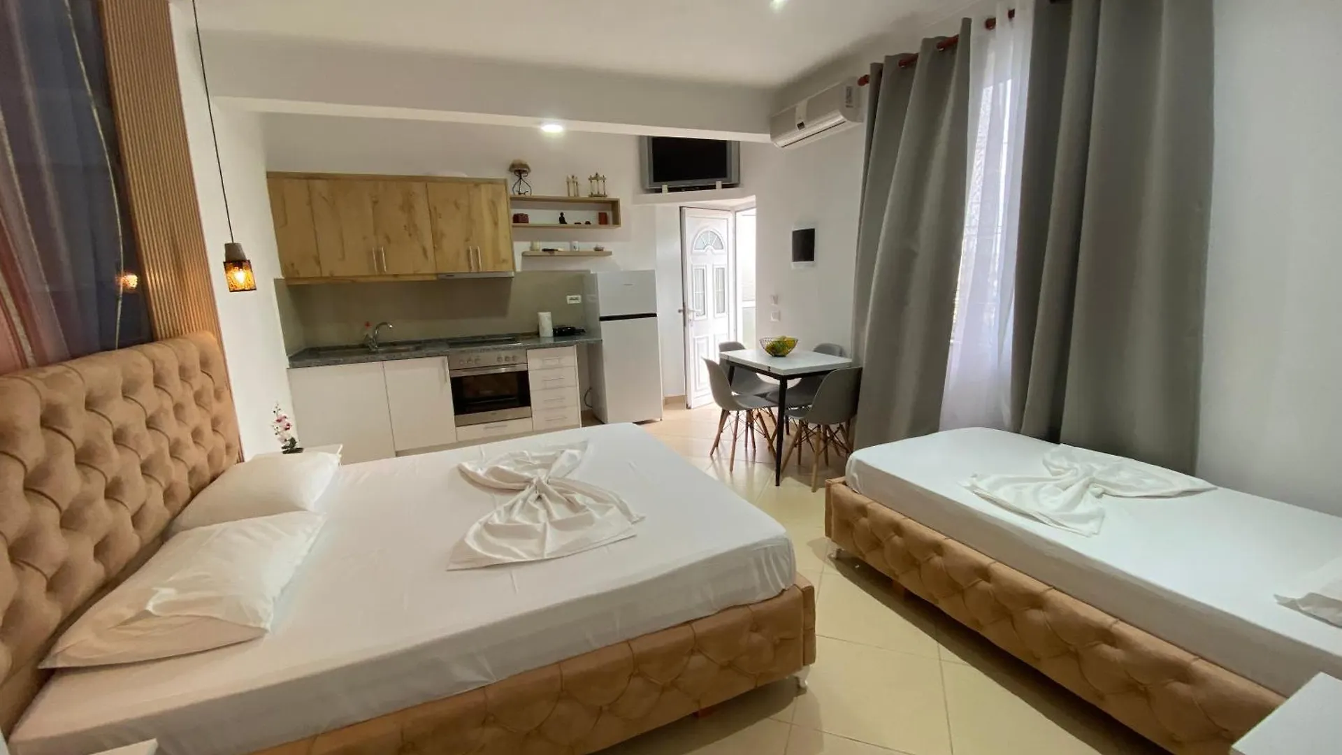 Vila Floban & Mirdar Koshi Sarandë Apartment