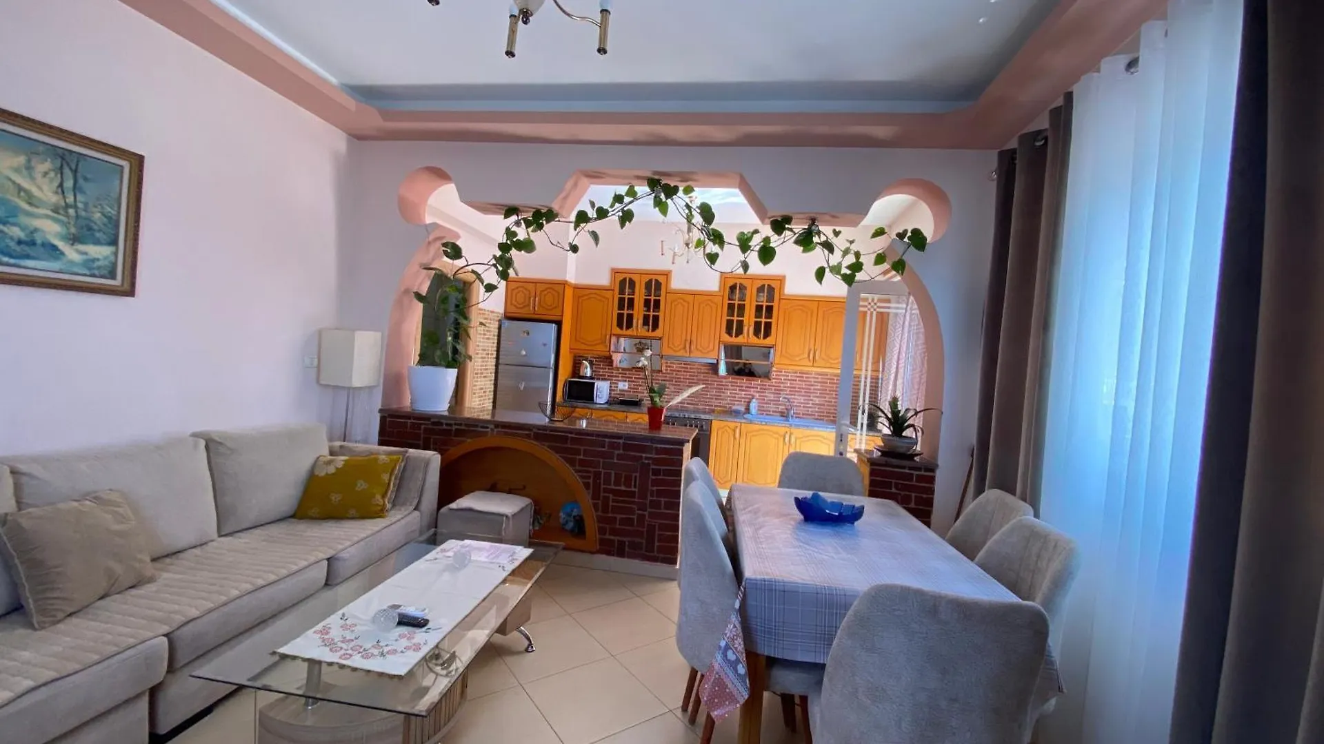 Vila Floban & Mirdar Koshi Sarande