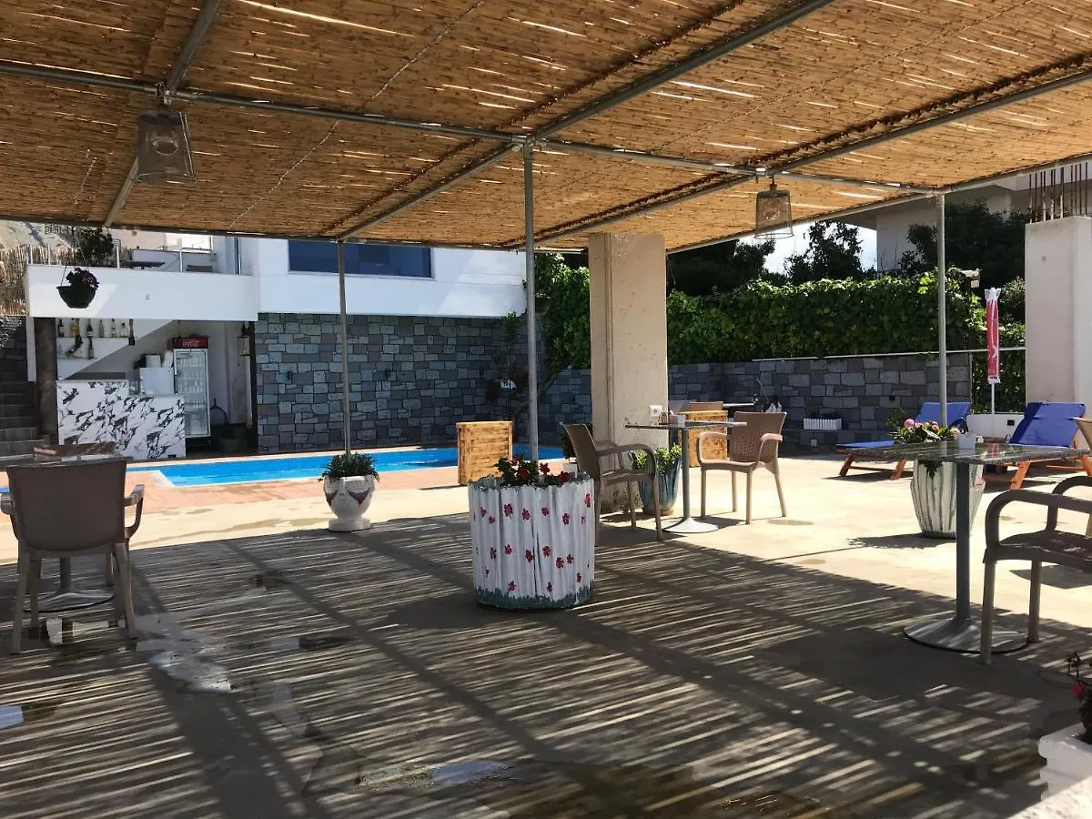 Vila Floban & Mirdar Koshi Sarande Apartment
