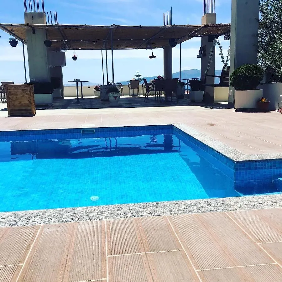 Vila Floban & Mirdar Koshi Sarande Apartment