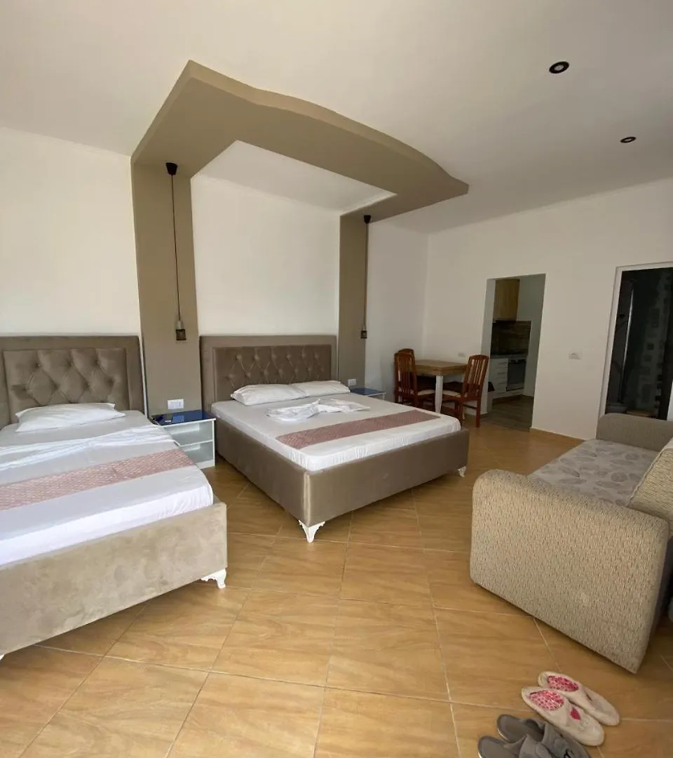Vila Floban & Mirdar Koshi Sarande