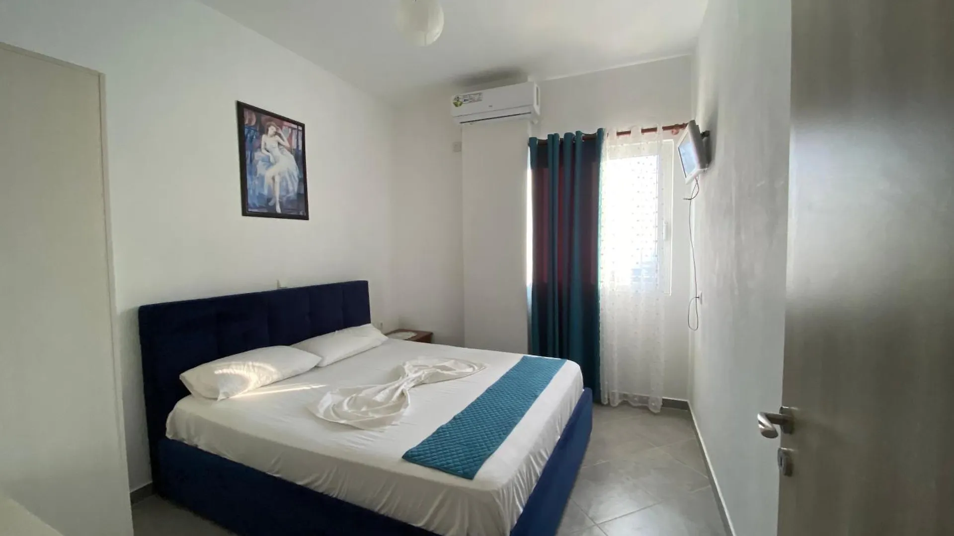 Vila Floban & Mirdar Koshi Sarande Albania