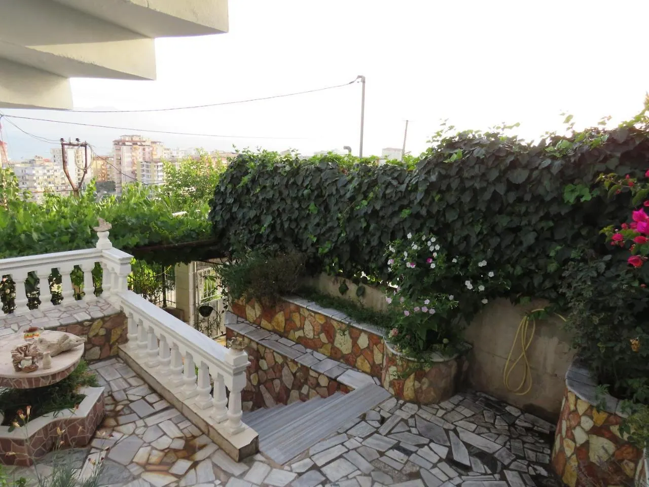 Vila Floban & Mirdar Koshi Sarande Albania