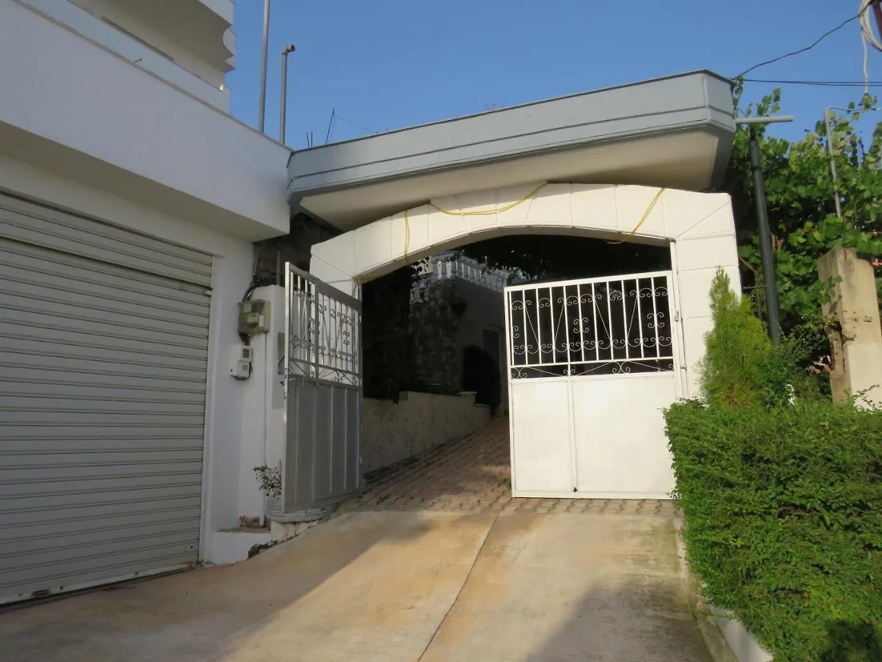 Vila Floban & Mirdar Koshi Sarande Apartment